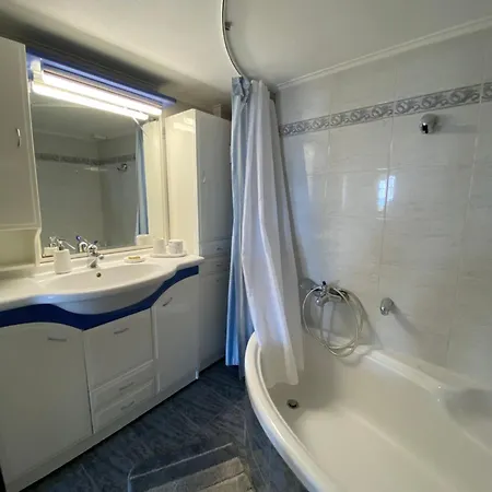 Sunrise Apartment *
